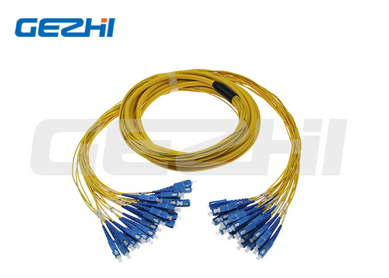 La correction optique de fibre de 12 noyaux mène le câble optique de correction de fibre de SC/PC/UPC/APC