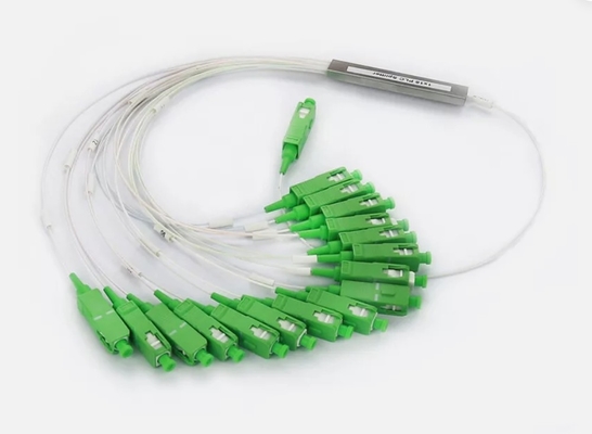 1x2 PLC SC/APC Splitter à fibres optiques FTTH SM 0,9 mm G657A1 Splitter à fibres optiques à 1 m